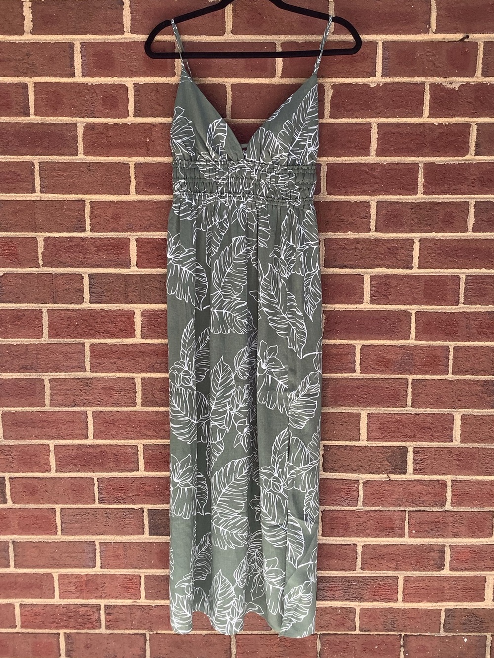 NWT Inspired Hearts Sun Dress Spaghetti Strap Maxi Leaf Tropical V Neck M